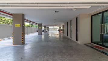 Aparcamiento sin asistencia gratuito