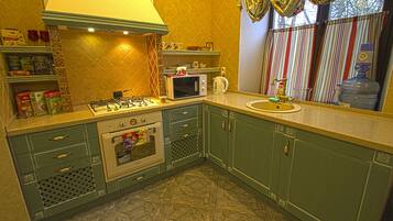 Apartment, Non Smoking | Iron/ironing board, free WiFi, bed sheets