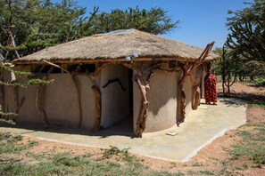 Shower, towels, toilet paper - Maji Moto Maasai Cultural Camp (Maji Moto)