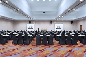 Meeting facility - NEO+ Waru Sidoarjo by Aston (Sidoarjo)