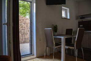 Apartment (Ariel) | Courtyard view - Guest House Zevnik (Brezice)