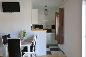 Apartamento (Belle) | Opções para refeição no quarto