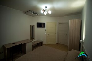 고급 침구, 무료 미니바 품목, 객실 내 금고, 방음 설비