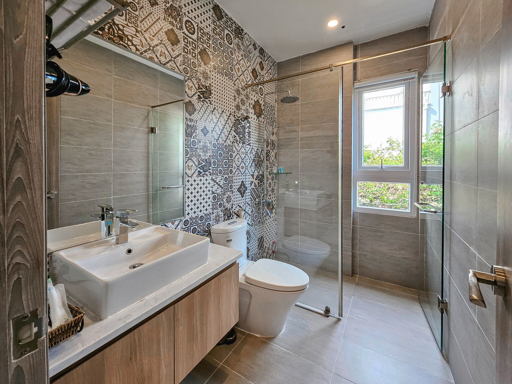 Phòng 2 giường đơn Superior | Phòng tắm | Buồng tắm vòi sen, đồ dùng nhà tắm miễn phí, máy sấy tóc 