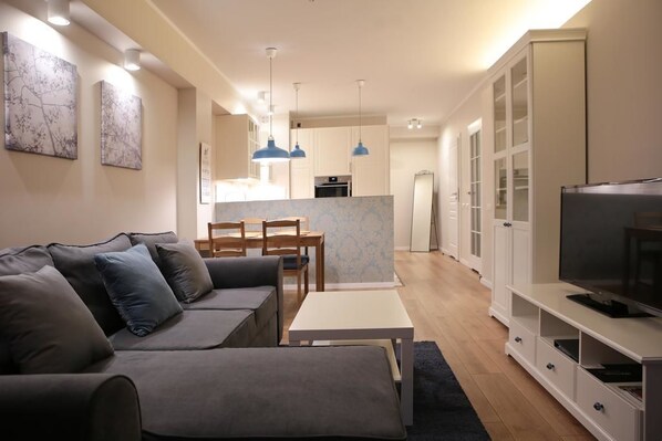 Apartment (Vip Vintage) | Living room | Flat-screen TV - Super-Apartamenty Vip Vintage (Poznan)