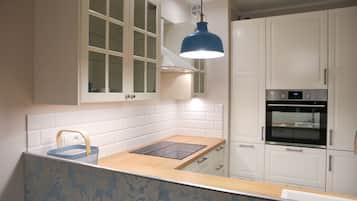 Apartment (Vip Vintage) | Premium bedding, soundproofing, iron/ironing board, free WiFi