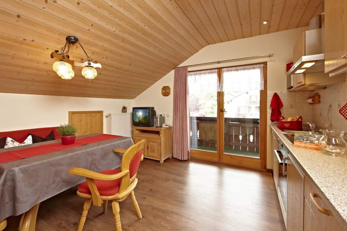Apartment, 1 Bedroom, Balcony, Mountain View | WiFi (free), bed sheets