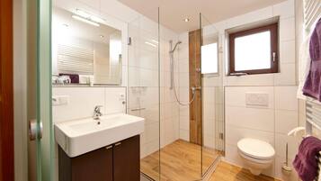 Shower, free toiletries, hair dryer, towels