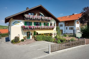 Exterior - Gästehaus Alpina (Bad Kohlgrub)
