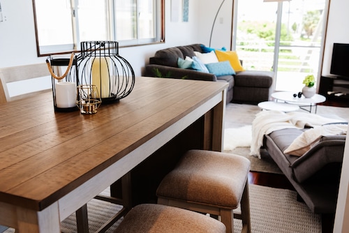 客室内のダイニングエリア