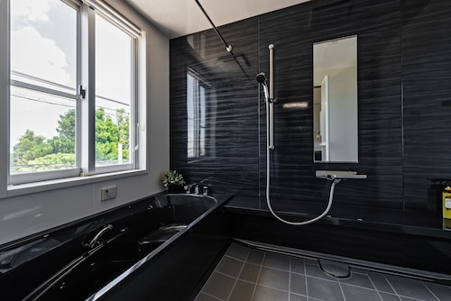 バスルームのシャワー