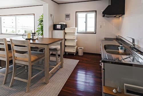 客室内のダイニングエリア