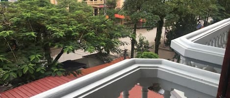 Desk, iron/ironing board, free WiFi, bed sheets