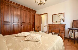4 Schlafzimmer, Bügeleisen/Bügelbrett, Reisekinderbett, Bettwäsche