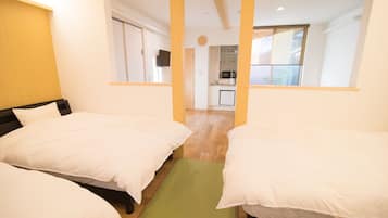 客房 (- 1 -) | 客房内保险箱、特色装修、特色家居、办公桌