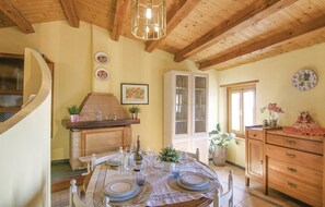 Dining - 2 bedroom stunning home in Massa (MS) (Massa (MS))