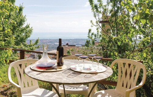 2 bedroom stunning home in Massa (MS)