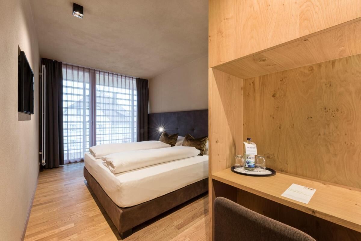 soundproofing, bed sheets, wheelchair access