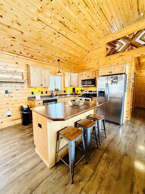 Fridge, microwave, oven, stovetop - Pet-Friendly Lakeside Cabin with Kayaks and Canoe! (Stone Lake)