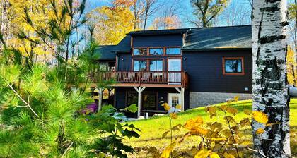 Pet-Friendly Lakeside Cabin with Kayaks and Canoe!