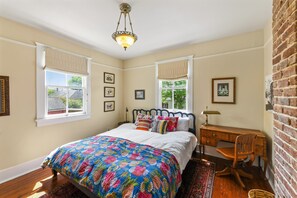 3 soverom, strykejern/-brett, reiseseng for barn og wi-fi