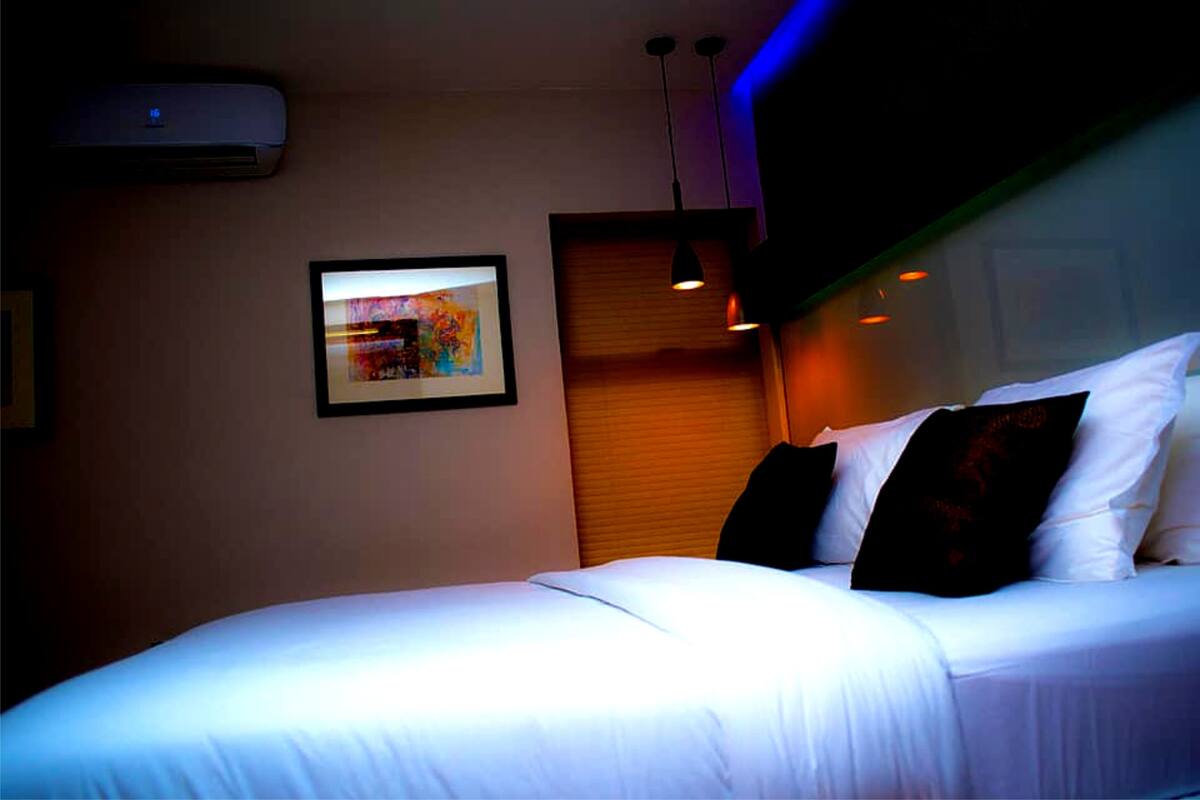 Free WiFi, bed sheets