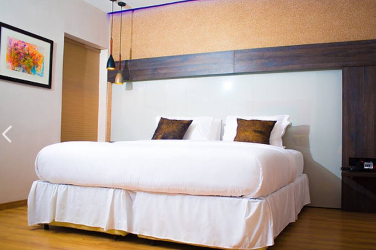 Free WiFi, bed sheets