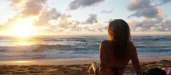 FULDT RENOVERET! Kort gåtur til Sunset Beach! Fuldt aircondition! 