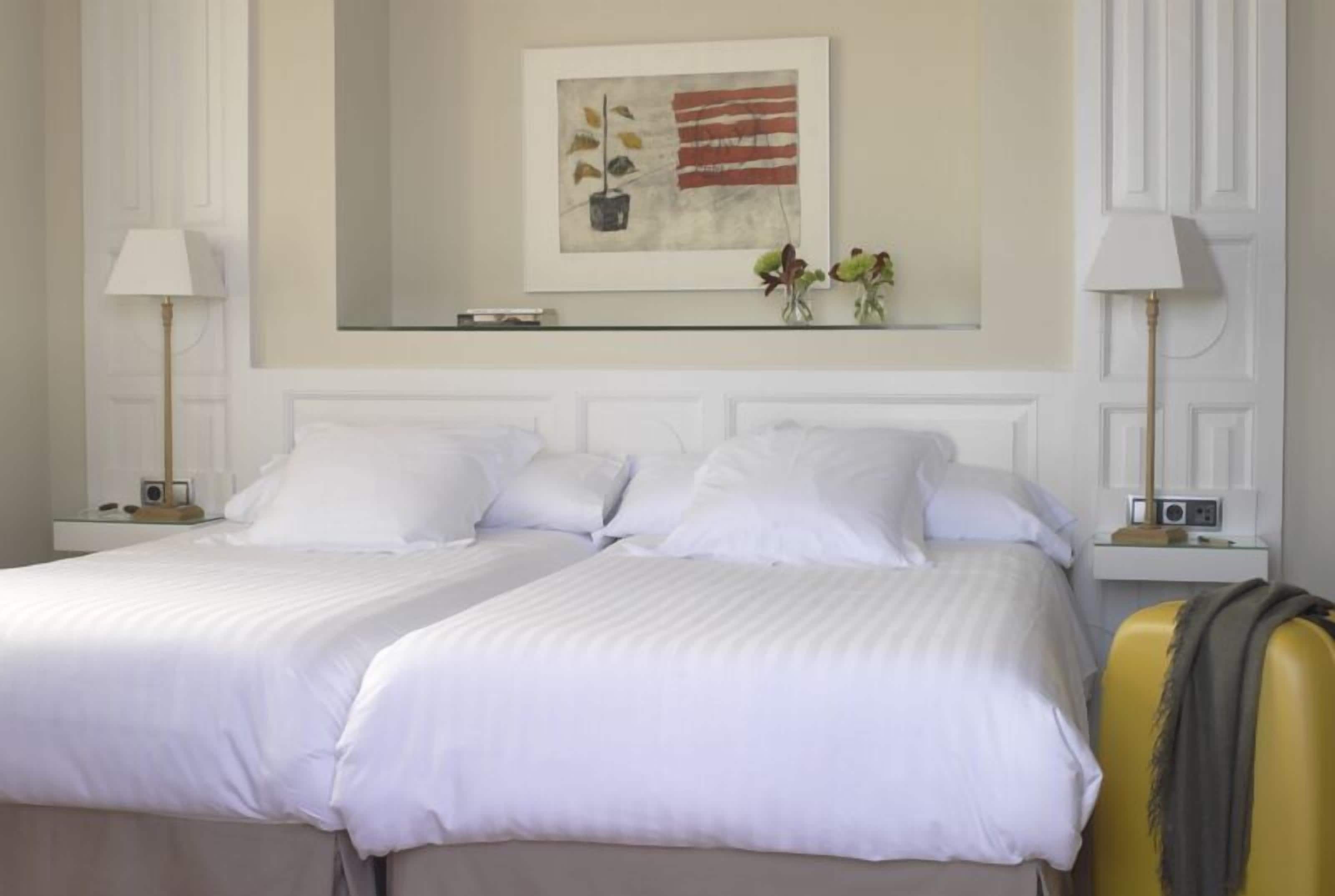 executive room | minibar, in-room safe, desk, blackout curtains