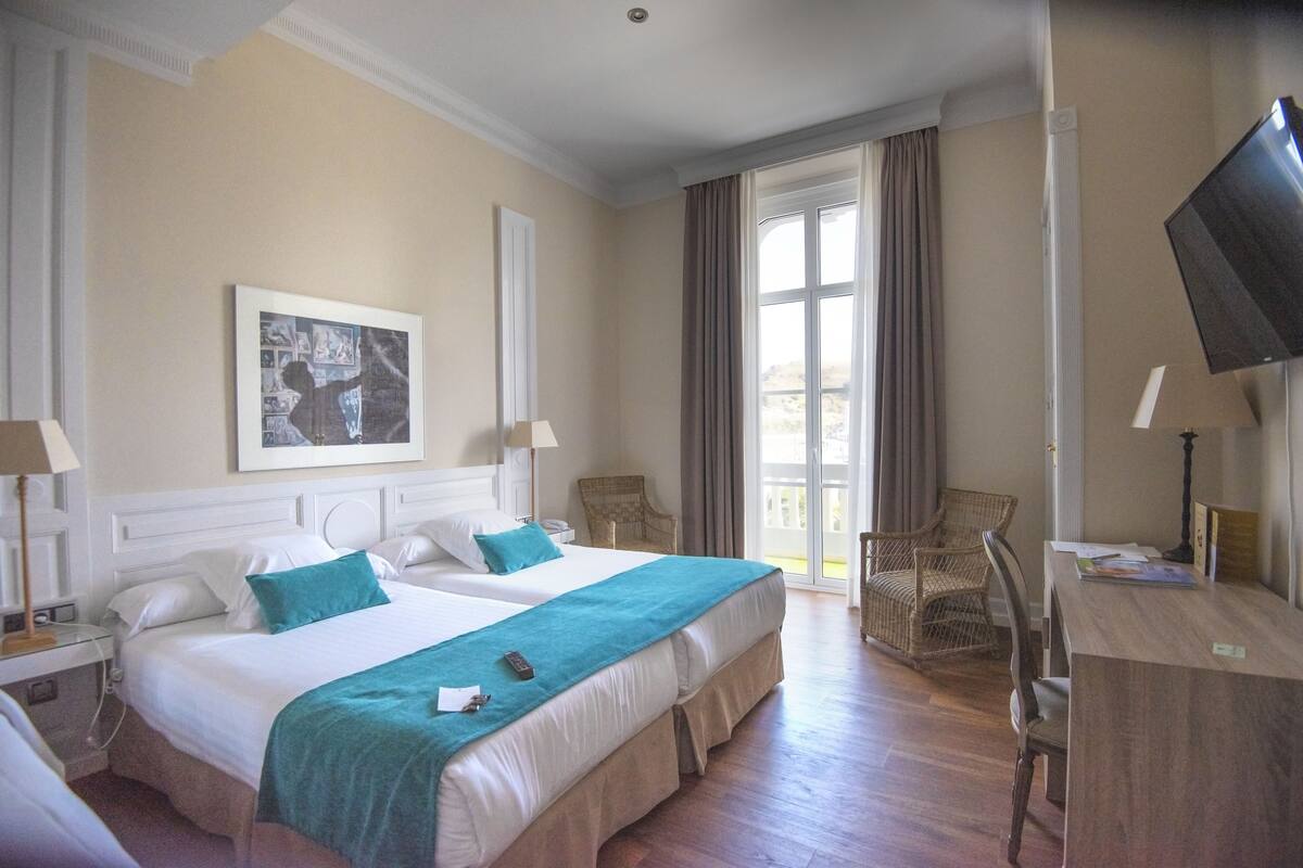 room, sea view (unique) | minibar, in-room safe, desk, blackout curtains