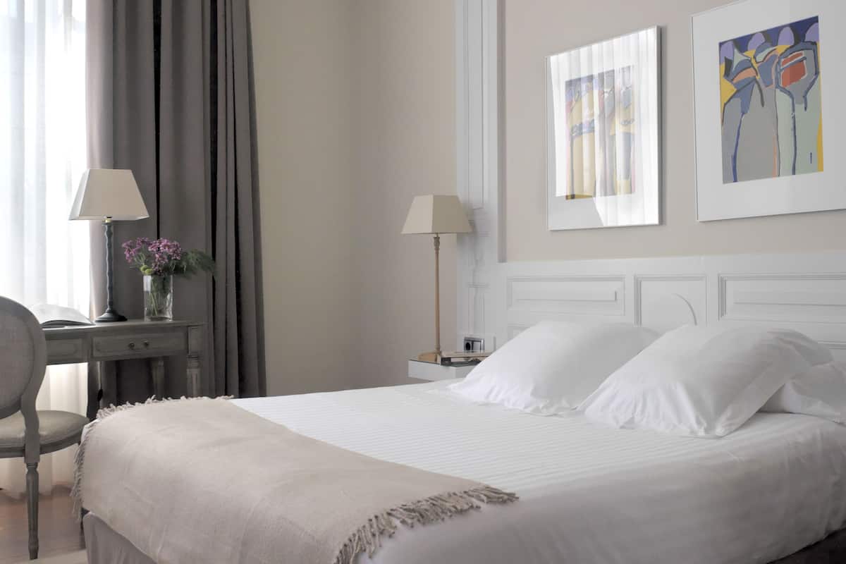 minibar, in-room safe, desk, blackout curtains