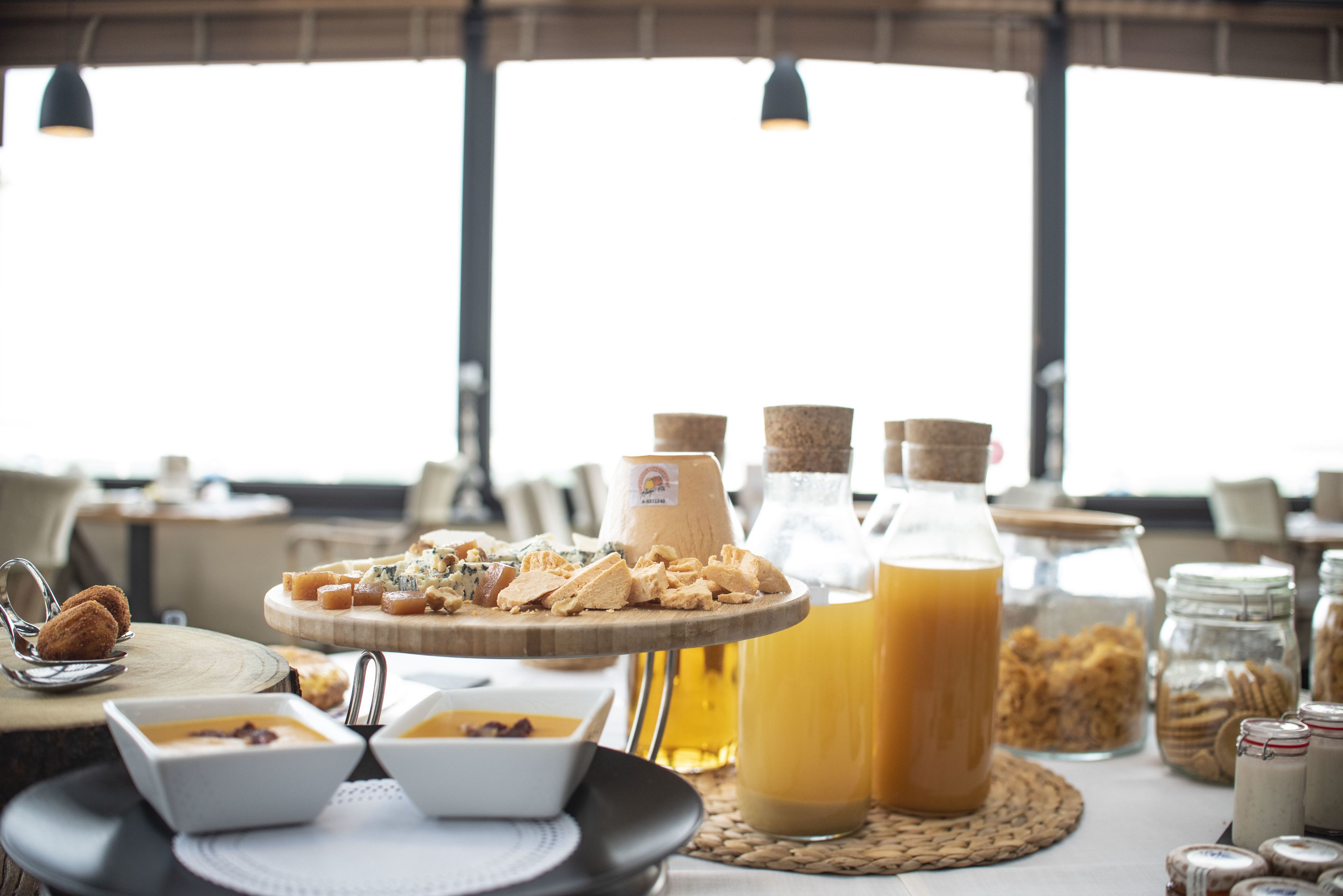 free daily cooked-to-order breakfast