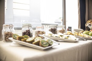 Free daily cooked-to-order breakfast