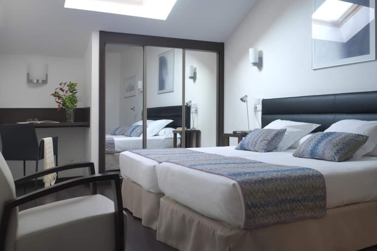 minibar, in-room safe, desk, soundproofing