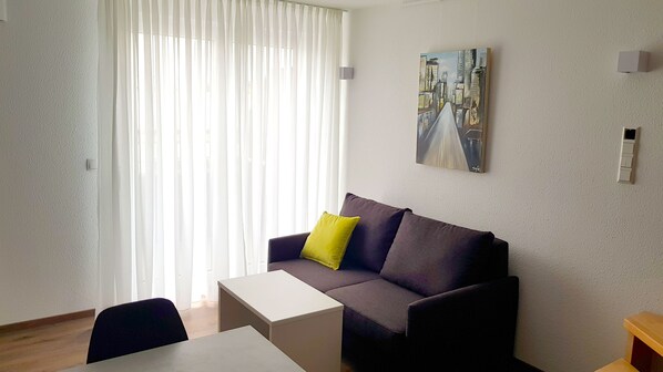 Apartment (Split Level) | Living area