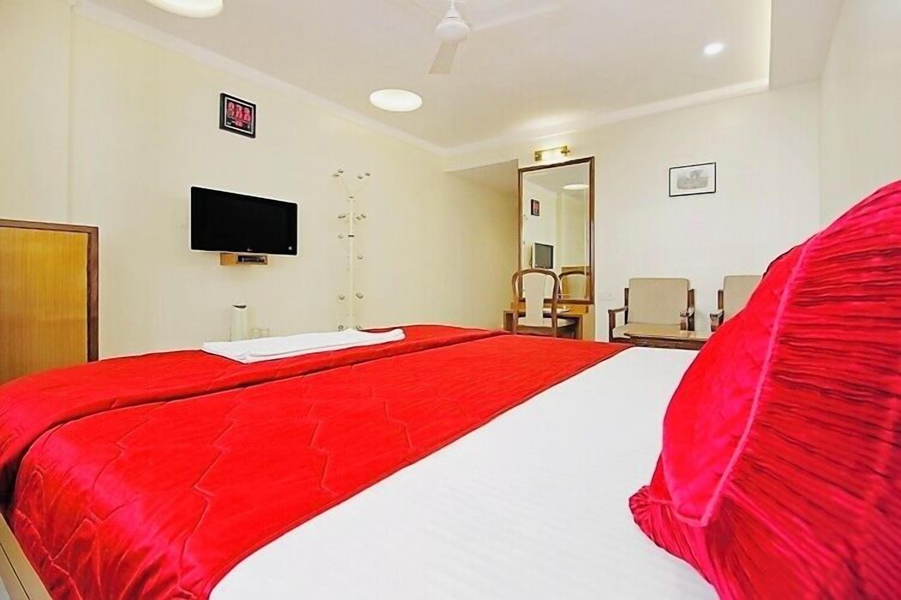 Photo - Hotel Sarita - Near Surat Railway Station