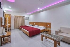Executive Room | Free WiFi - Hotel Sarita (Surat)