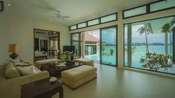 Villa Comfort | Vardagsrum | Platt-tv