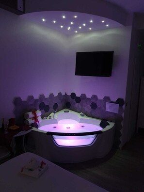 Double Room (Peonia) | Jetted bathtub - Il Mare di Roma Luxury (Rome)