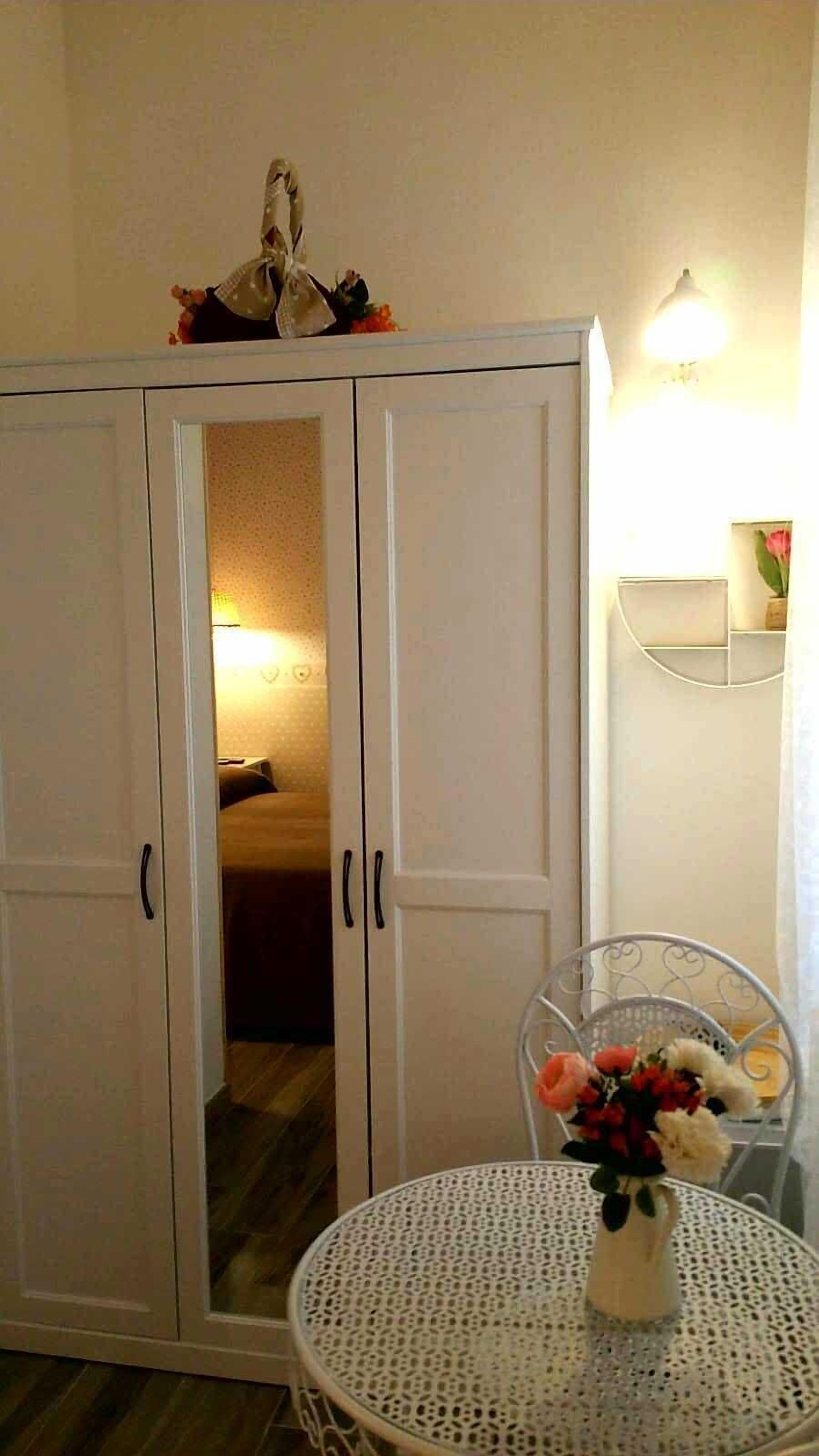 Double Room (Lavanda) | 1 bedroom, desk, free cots/infant beds, rollaway beds