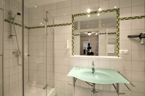 Suite | Bathroom - Hotel & Restaurant Knapppenstöckl (Halbturn)