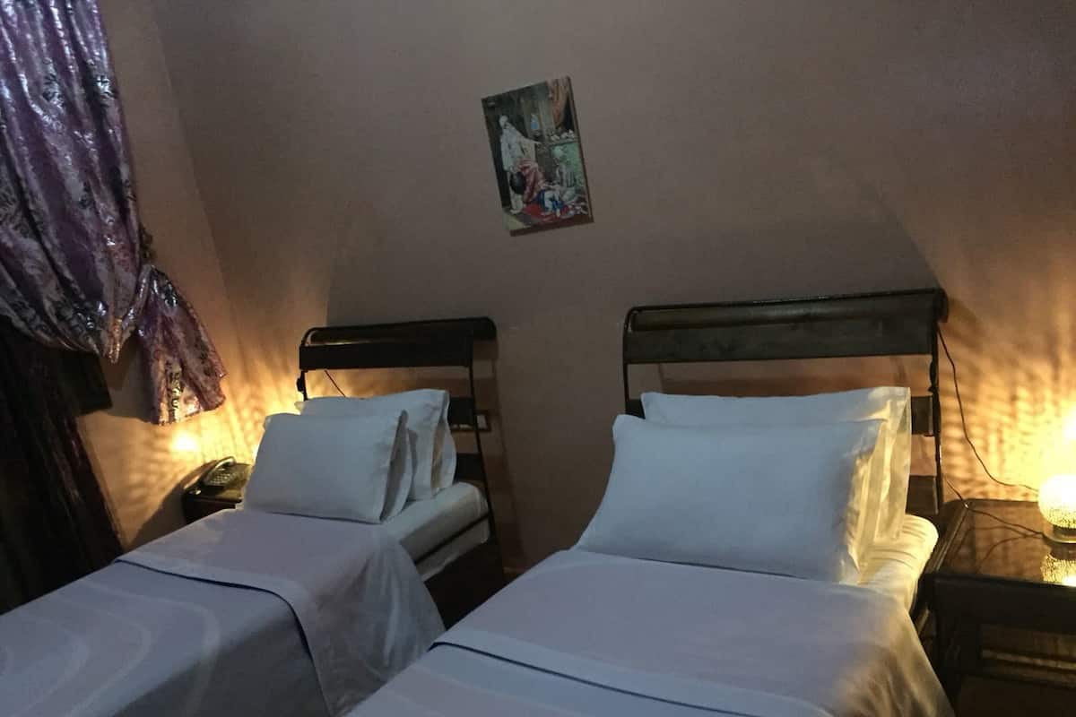 Deluxe Suite | 1 bedroom, minibar, in-room safe, desk
