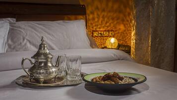 Junior Apartment | 1 bedroom, minibar, in-room safe, desk