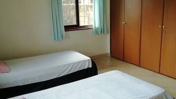 Twin Room, Private Bathroom | Iron/ironing board, free WiFi, bed sheets