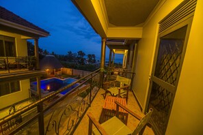 Front of property – evening/night - Victoria Breeze Hotel Apartment (Iganga)