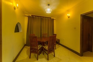Dining - Victoria Breeze Hotel Apartment (Iganga)
