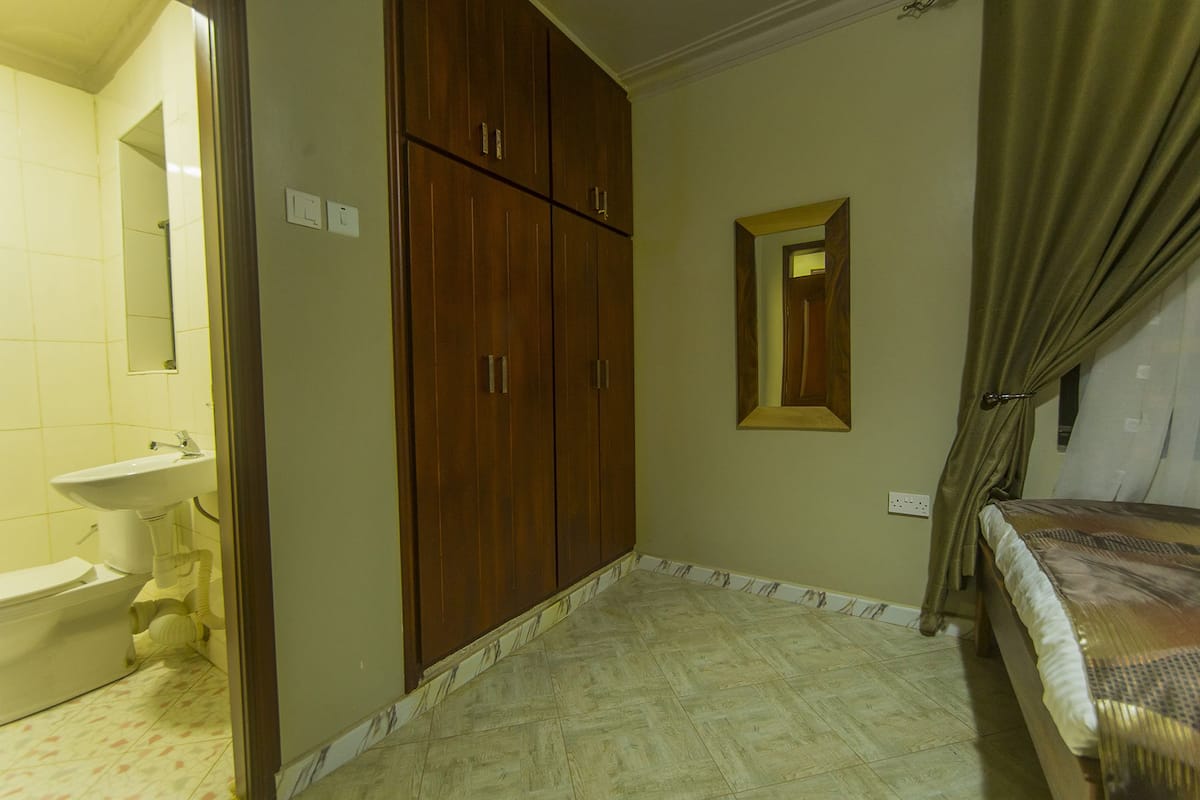 Individually decorated, individually furnished, desk, soundproofing