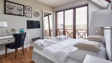 Executive Villa, 4 Bedrooms, Garden View | 4 bedrooms, in-room safe, desk, blackout drapes