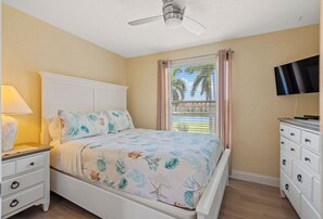 3 bedrooms, desk, iron/ironing board, WiFi - St Pete Isla Vista Verde North Mirada Townhome 3/2 (Isla Del Sol)