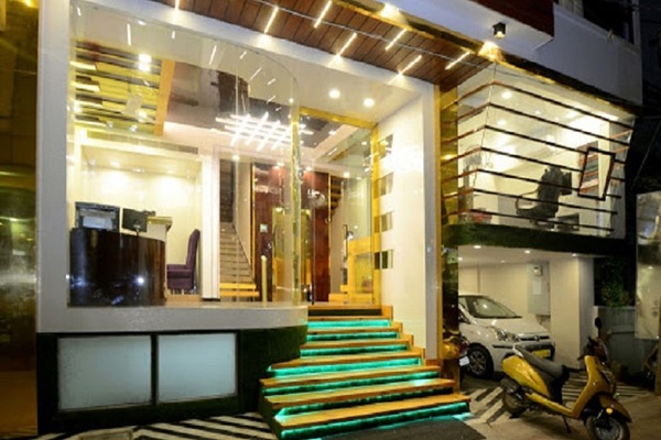 Front of property - evening/night